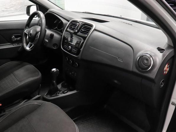 Renault Logan II Рестайлинг с пробегом 2019 года, цена 925 000 рублей, 60079 км, седан, Автокод Объявления