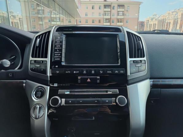 Toyota Land Cruiser 200 Series Рестайлинг 1 с пробегом 2013 года, цена 3 050 000 рублей, 296229 км, внедорожник, Автокод Объявления