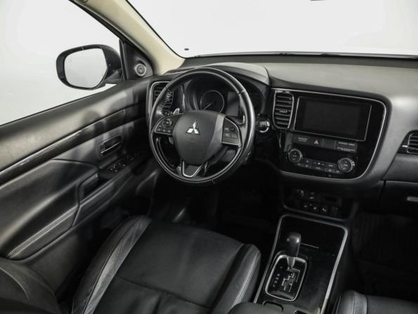 Mitsubishi Outlander III Рестайлинг 2 с пробегом 2017 года, цена 1 899 000 рублей, 174528 км, внедорожник, Автокод Объявления