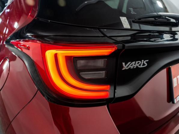 Toyota Yaris IV с пробегом 2021 года, цена 1 300 000 рублей, 62853 км, хэтчбек, Автокод Объявления