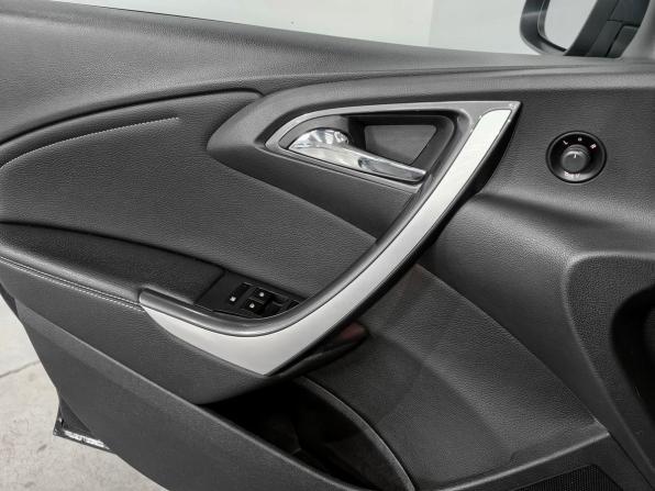 Opel Astra J с пробегом 2012 года, цена 750 000 рублей, 164744 км, хэтчбек, Автокод Объявления