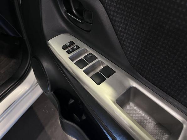 Toyota Vitz III (XP130) Рестайлинг с пробегом 2014 года, цена 670 000 рублей, 205905 км, хэтчбек, Автокод Объявления