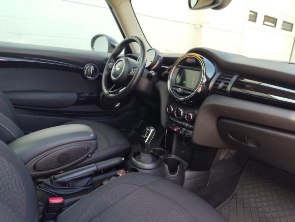 Mini Hatch III (F55/F56) Рестайлинг с пробегом 2018 года, цена 1 895 000 рублей, 55106 км, хэтчбек, Автокод Объявления