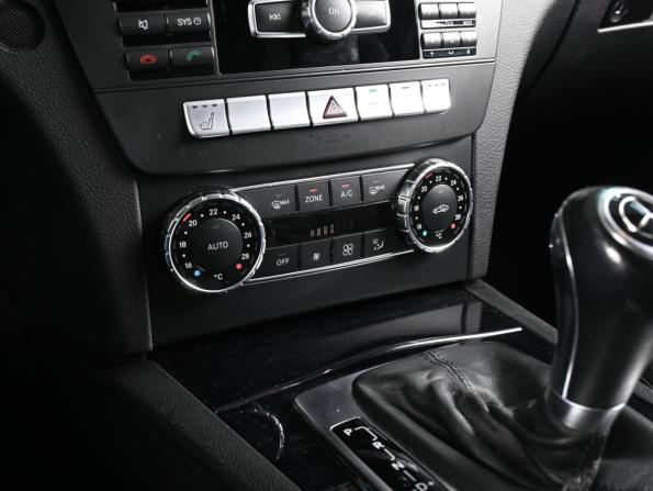 Mercedes-Benz C-Класс III (W204) Рестайлинг с пробегом 2012 года, цена 1 519 000 рублей, 246859 км, седан, Автокод Объявления