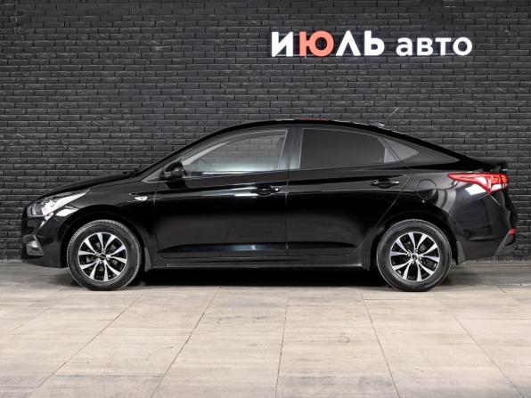 Hyundai Solaris II с пробегом 2017 года, цена 1 390 000 рублей, 55818 км, седан, Автокод Объявления