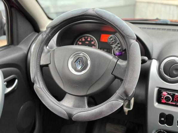 Renault Sandero I с пробегом 2013 года, цена 779 000 рублей, 102757 км, хэтчбек, Автокод Объявления