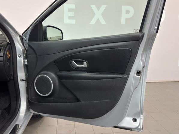 Renault Fluence I с пробегом 2012 года, цена 585 000 рублей, 176154 км, седан, Автокод Объявления