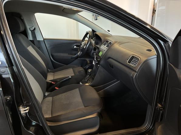 Volkswagen Polo V с пробегом 2014 года, цена 850 000 рублей, 98844 км, седан, Автокод Объявления