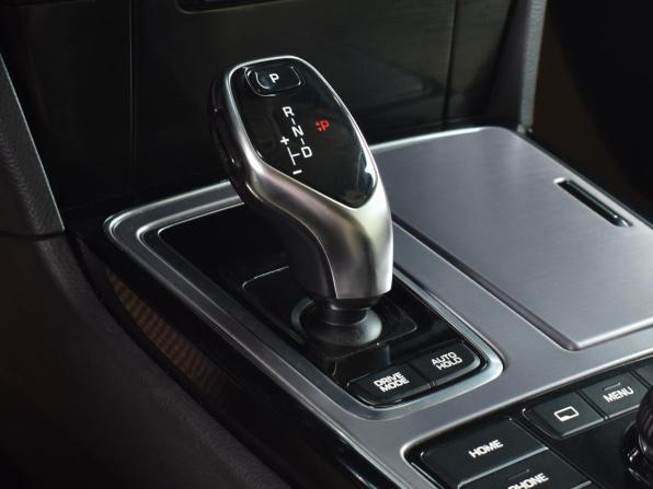 Hyundai Equus II Рестайлинг с пробегом 2016 года, цена 1 564 997 рублей, 125245 км, седан, Автокод Объявления