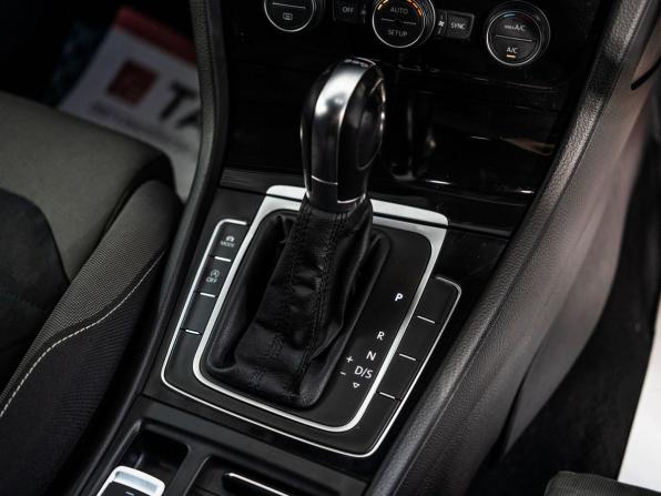 Volkswagen Golf VII с пробегом 2013 года, цена 990 000 рублей, 229807 км, хэтчбек, Автокод Объявления