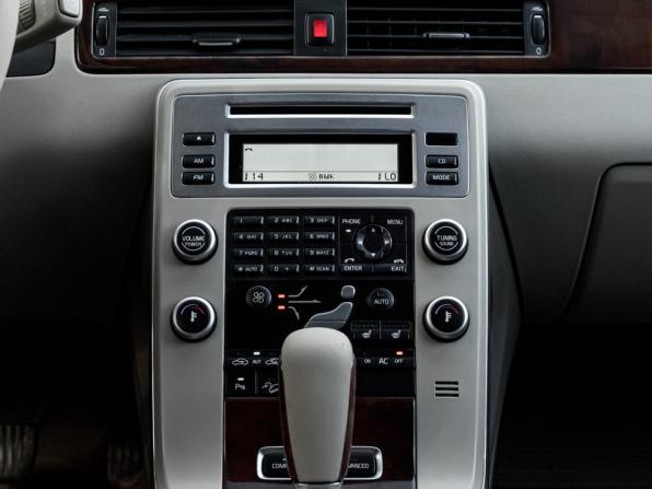 Volvo XC70 II с пробегом 2010 года, цена 1 395 000 рублей, 303833 км, универсал, Автокод Объявления
