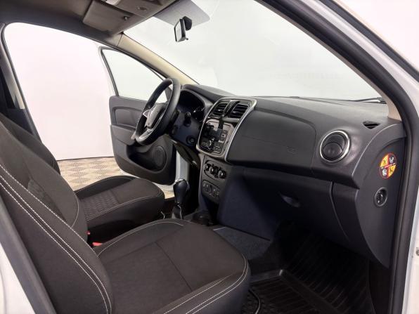 Renault Logan II Рестайлинг с пробегом 2019 года, цена 970 000 рублей, 104325 км, седан, Автокод Объявления