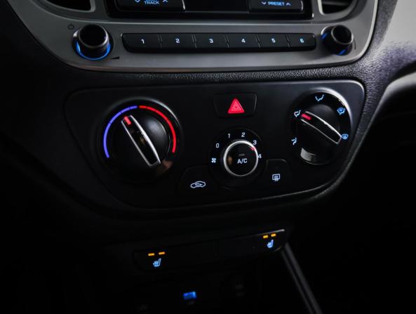 Hyundai Solaris II Рестайлинг с пробегом 2022 года, цена 1 700 000 рублей, 73163 км, седан, Автокод Объявления