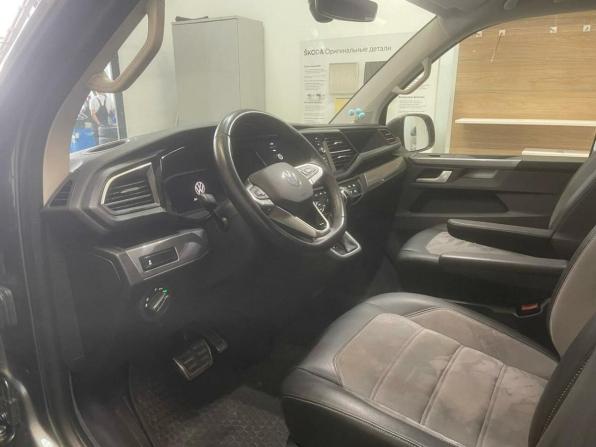 Volkswagen Multivan T6 Рестайлинг с пробегом 2022 года, цена 8 790 000 рублей, 28236 км, минивэн, Автокод Объявления