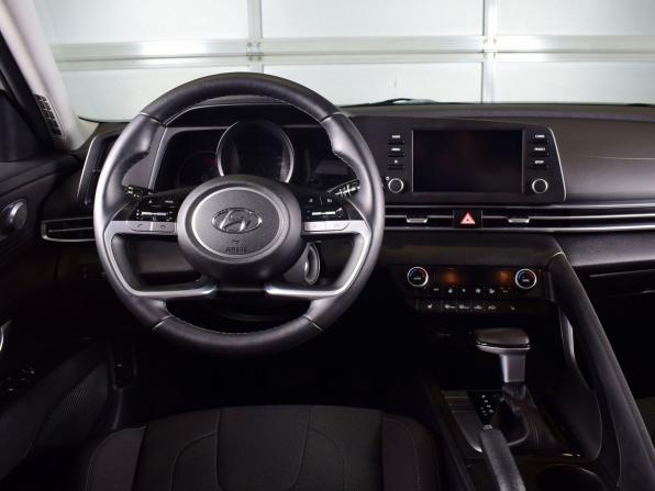 Hyundai Elantra VII (CN7) с пробегом 2021 года, цена 2 250 995 рублей, 13195 км, седан, Автокод Объявления