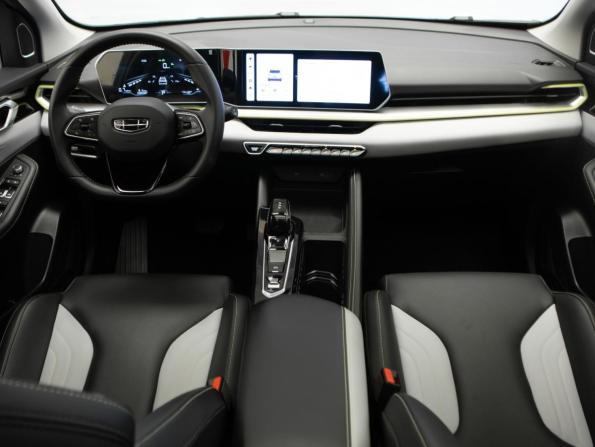 Geely Coolray I Рестайлинг с пробегом 2023 года, цена 2 250 000 рублей, 23500 км, внедорожник, Автокод Объявления