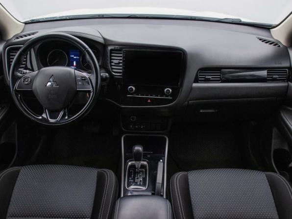 Mitsubishi Outlander III Рестайлинг 3 с пробегом 2021 года, цена 1 874 000 рублей, 143045 км, внедорожник, Автокод Объявления