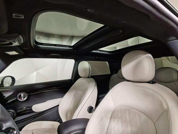 Mini Hatch III (F55/F56) Рестайлинг с пробегом 2021 года, цена 3 495 000 рублей, 14155 км, хэтчбек, Автокод Объявления