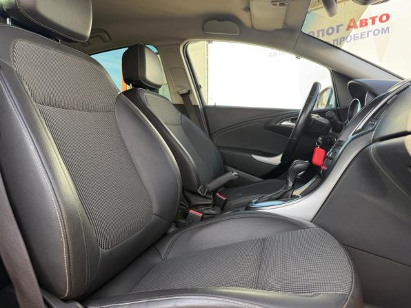 Opel Astra J с пробегом 2011 года, цена 635 000 рублей, 196000 км, хэтчбек, Автокод Объявления