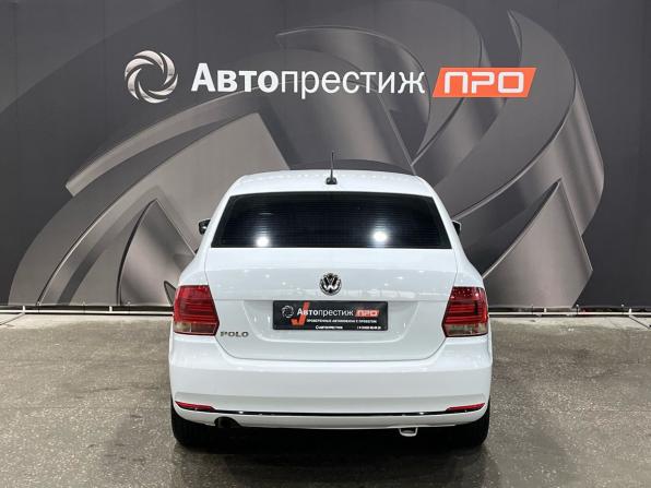 Volkswagen Polo V Рестайлинг с пробегом 2018 года, цена 990 000 рублей, 152200 км, седан, Автокод Объявления