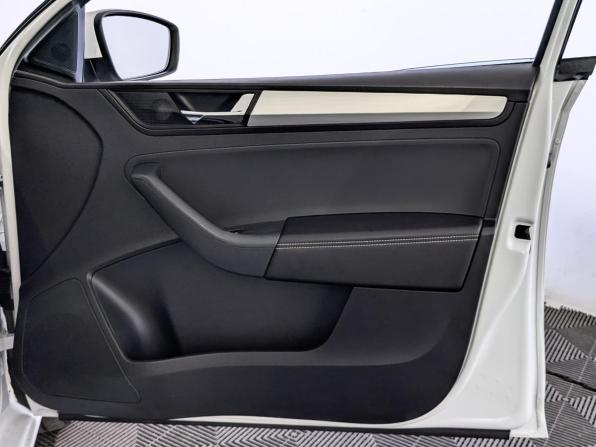 Skoda Rapid I Рестайлинг с пробегом 2019 года, цена 1 349 000 рублей, 77246 км, лифтбек, Автокод Объявления