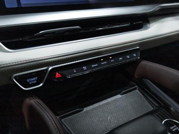 Geely Monjaro I с пробегом 2023 года, цена 3 579 700 рублей, 26650 км, внедорожник, Автокод Объявления