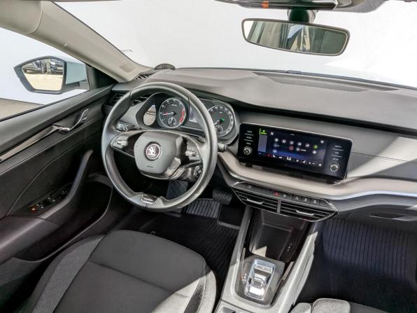 Skoda Octavia IV (A8) с пробегом 2021 года, цена 2 360 000 рублей, 53274 км, лифтбек, Автокод Объявления