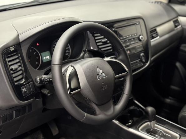 Mitsubishi Outlander III Рестайлинг 2 с пробегом 2018 года, цена 1 895 000 рублей, 180000 км, внедорожник, Автокод Объявления