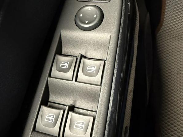 Renault Kaptur I Рестайлинг с пробегом 2021 года, цена 1 590 000 рублей, 81779 км, внедорожник, Автокод Объявления