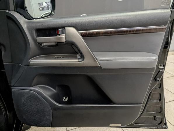 Toyota Land Cruiser 200 Series с пробегом 2010 года, цена 2 175 000 рублей, 300000 км, внедорожник, Автокод Объявления