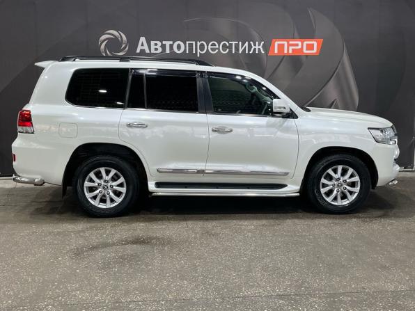 Toyota Land Cruiser 200 Series Рестайлинг 2 с пробегом 2016 года, цена 5 700 000 рублей, 133346 км, внедорожник, Автокод Объявления