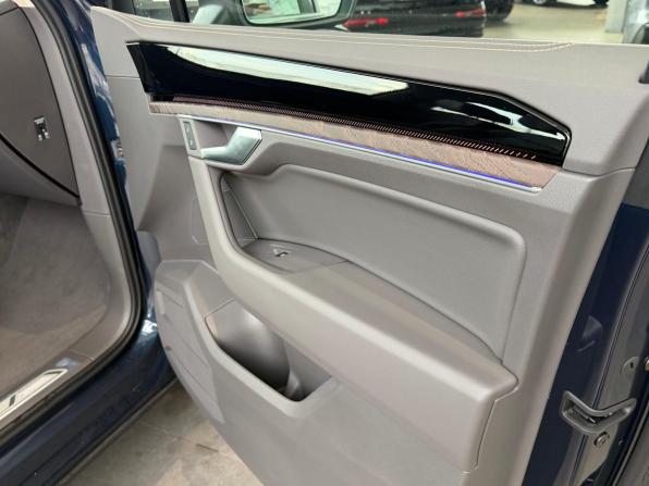 Volkswagen Touareg III Рестайлинг с пробегом 2025 года, цена 8 390 000 рублей, 50 км, внедорожник, Автокод Объявления