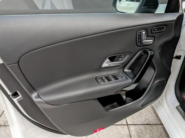 Mercedes-Benz A-Класс IV (W177) с пробегом 2020 года, цена 2 825 000 рублей, 35483 км, хэтчбек, Автокод Объявления