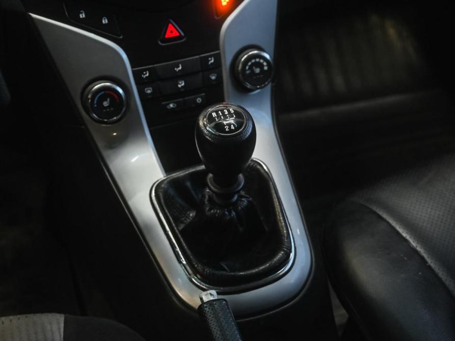 Chevrolet Cruze I Рестайлинг Челябинск  - изображение 23