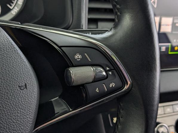 Skoda Karoq I с пробегом 2022 года, цена 2 825 000 рублей, 75528 км, внедорожник, Автокод Объявления