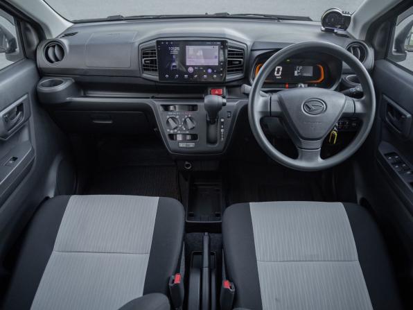 Daihatsu Mira e:S II с пробегом 2021 года, цена 900 000 рублей, 13500 км, хэтчбек, Автокод Объявления
