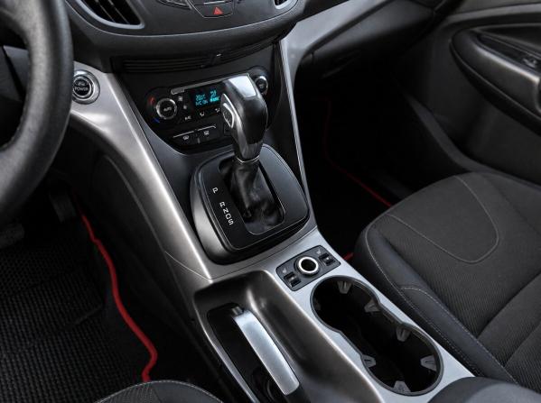 Ford Kuga II с пробегом 2013 года, цена 999 000 рублей, 130000 км, внедорожник, Автокод Объявления