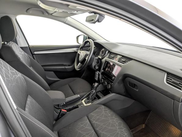 Skoda Octavia III (A7) Рестайлинг с пробегом 2019 года, цена 1 950 000 рублей, 99888 км, лифтбек, Автокод Объявления