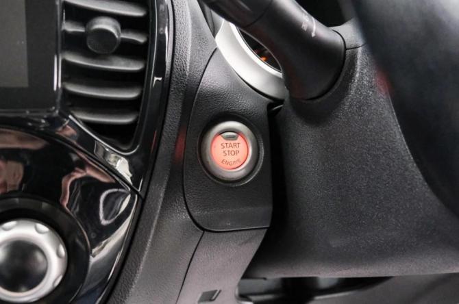 Nissan Juke I Рестайлинг с пробегом 2015 года, цена 1 229 000 рублей, 82500 км, внедорожник, Автокод Объявления