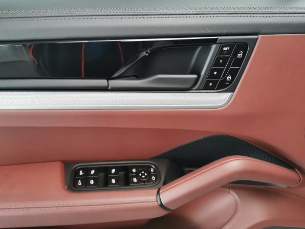 Porsche Cayenne III Рестайлинг с пробегом 2024 года, цена 14 900 000 рублей, 16857 км, внедорожник, Автокод Объявления