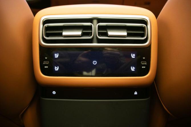 Li Auto (Lixiang) L6 I с пробегом 2024 года, цена 5 895 000 рублей, 28900 км, внедорожник, Автокод Объявления