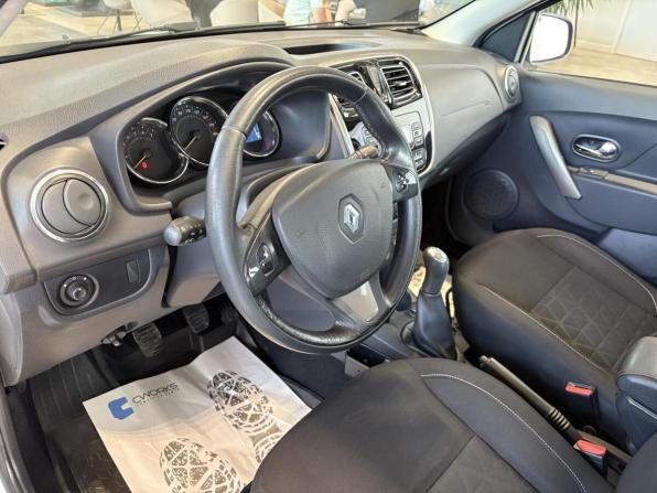 Renault Sandero II с пробегом 2017 года, цена 899 000 рублей, 115306 км, хэтчбек, Автокод Объявления