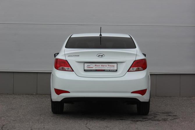 Hyundai Solaris I Рестайлинг с пробегом 2016 года, цена 897 000 рублей, 215641 км, седан, Автокод Объявления