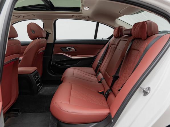 BMW 3 серии VII (G2x) Рестайлинг 2 с пробегом 2025 года, цена 5 990 000 рублей, 2280 км, седан, Автокод Объявления