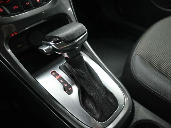 Opel Astra J Рестайлинг с пробегом 2012 года, цена 749 900 рублей, 256500 км, хэтчбек, Автокод Объявления