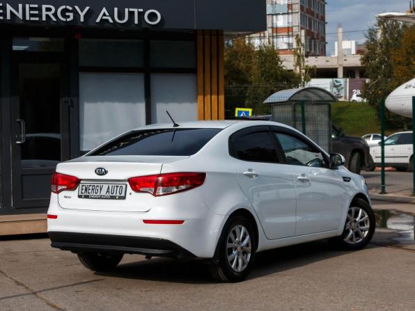 Kia Rio III Рестайлинг с пробегом 2015 года, цена 860 000 рублей, 245111 км, седан, Автокод Объявления