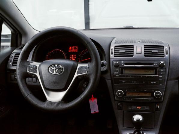 Toyota Avensis III с пробегом 2009 года, цена 1 049 000 рублей, 195732 км, седан, Автокод Объявления