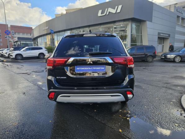 Mitsubishi Outlander III Рестайлинг 3 с пробегом 2021 года, цена 2 700 000 рублей, 71289 км, внедорожник, Автокод Объявления