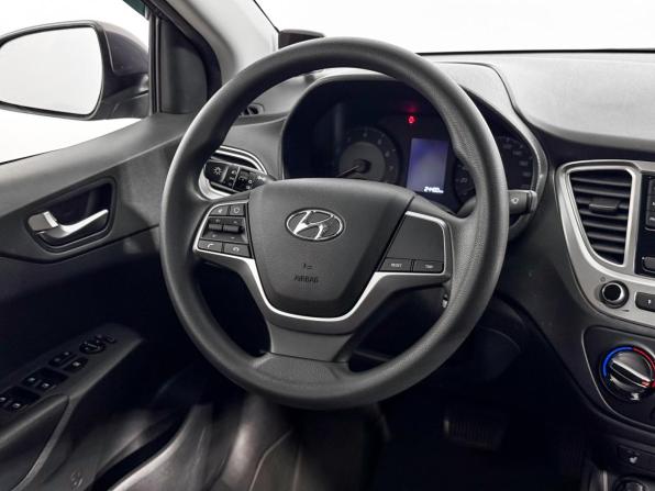 Hyundai Solaris II Рестайлинг с пробегом 2021 года, цена 1 690 000 рублей, 24479 км, седан, Автокод Объявления