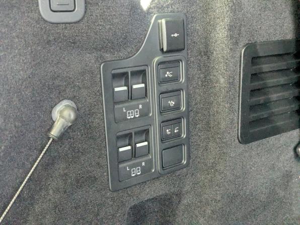 Land Rover Discovery V Рестайлинг с пробегом 2024 года, цена 9 270 000 рублей, 64000 км, внедорожник, Автокод Объявления
